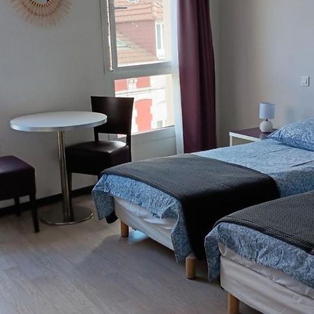 Studio 24M2 Au 4Eme Etage Ascenseur A Cote De La Gare Sncf 루르드 외부 사진