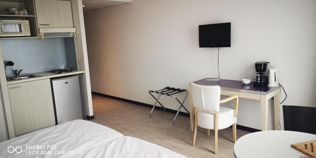 Studio 24M2 Au 4Eme Etage Ascenseur A Cote De La Gare Sncf 루르드 외부 사진